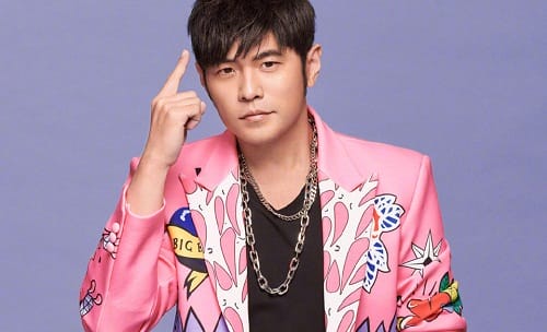 周杰伦被监控偷拍是怎么回事(周杰伦被采访视频) 周杰伦被监控偷拍是怎么回事(周杰伦被采访视频)