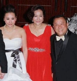 曾志伟老婆宋丽华照片(曾志伟王美华结婚照) 曾志伟老婆宋丽华照片(曾志伟王美华结婚照)