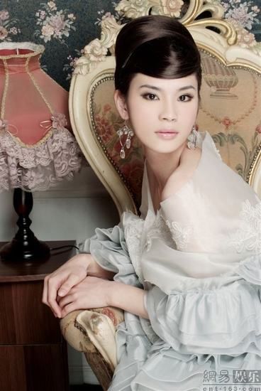 刘著变性了吗?刘著现在的照片曝光站<me(刘著为什么要扮成女的)