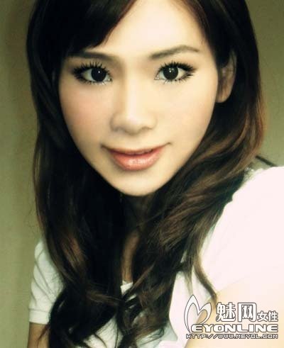 刘著变性了吗?刘著现在的照片曝光站<me(刘著为什么要扮成女的)