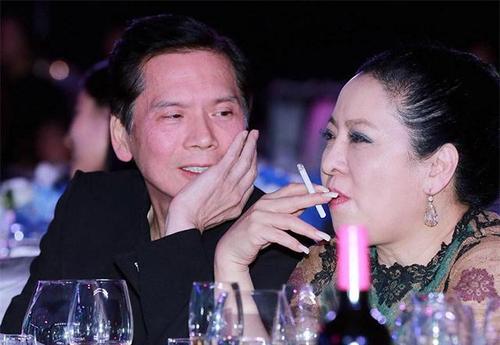 向太和向华强怎么认识的(向太向华强感情好)
