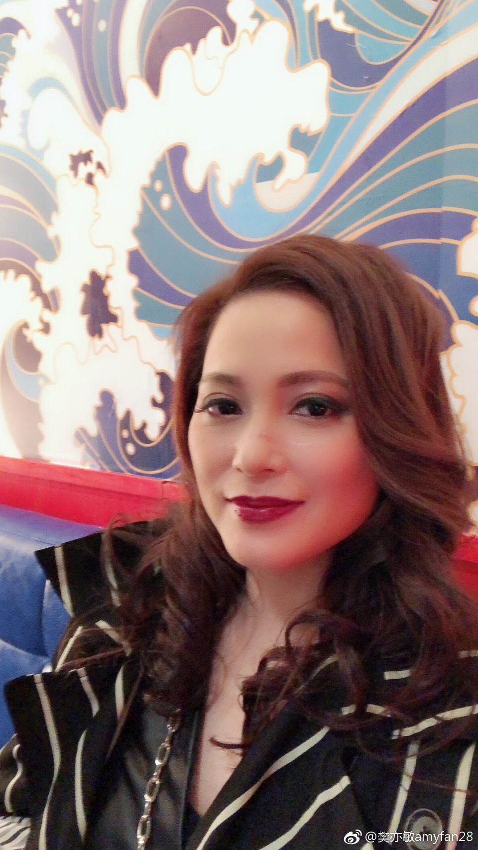 樊亦敏现状在卖鱼真的吗?樊亦敏最近照片曝