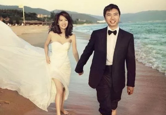 李念为什么爱炫富?李念是陈道明的女儿吗?(李念是陈道明的谁)
