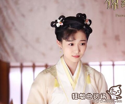 李心艾耳朵缺一个角图片揭秘(李心艾的耳朵)