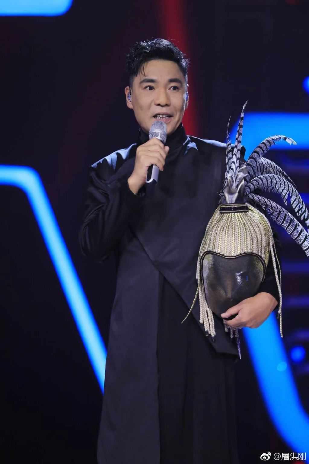 屠洪刚目前干什么怎么不出来了,屠洪刚有钱吗？　本文共（1020字）