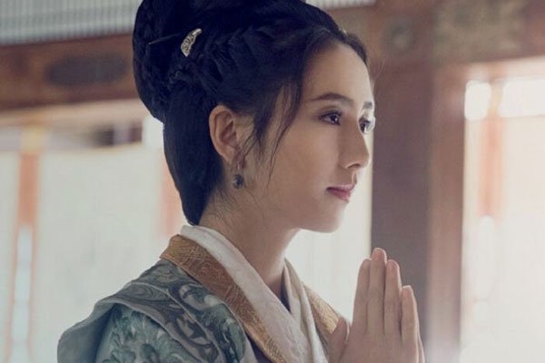 佟丽娅说刘昊然抽烟是怎么回事