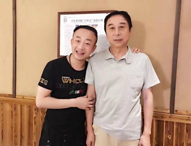 冯巩有几个徒弟，冯巩的徒子徒孙都有谁（冯巩小品全集 春节晚会） 本文共（4115字）