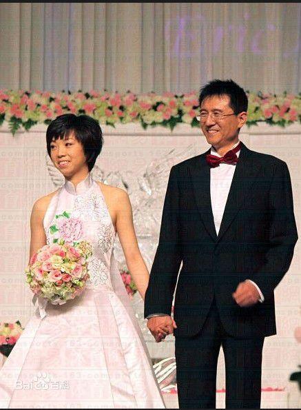 张怡宁老公徐威,张怡宁老公的前妻袁立(张怡宁和老公近照) 本文共(6044字)