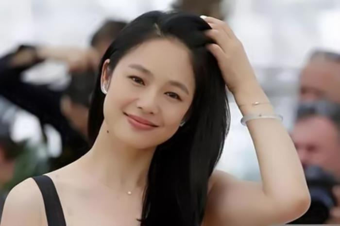 姜文妻子,姜武的老婆(桑德琳) 本文共(3359字)