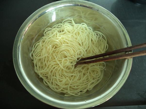 吴亦凡晒大碗宽面，吴亦凡大碗宽面写真（对吴亦凡大碗宽面的评价） 本文共（2738字）