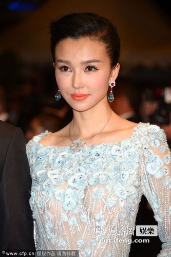 姚星彤整容对比照,姚星彤鼻子图片(姚星彤演杨秀多少岁) 本文共(2334字)