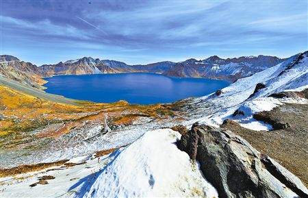 长白山天池是怎么形成的?长白山天池是活火山吗 本文共(1344字)