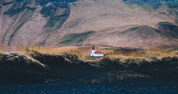 六月冰岛自由行，探索绝美冰川与火山景观！