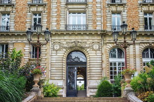 八月巴黎酒店合适吗？选择最佳住宿体验！