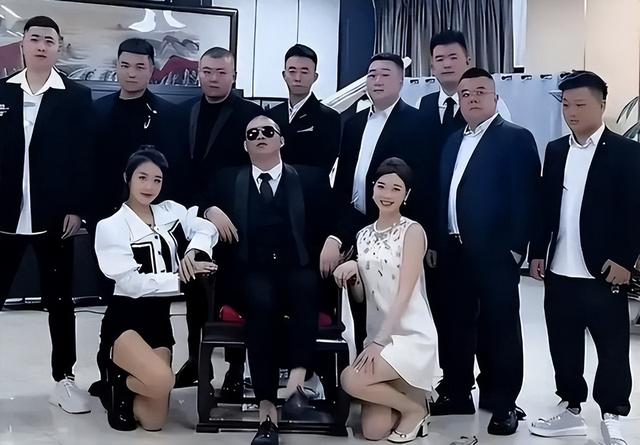 被央视点名批评的8位网红，各个都是咎由自取，没有一位值得同情
