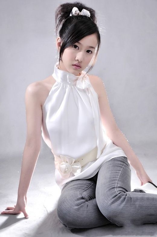 严莉莉真名叫什么?严莉莉长大后的照片曝光(严莉莉现在的照片)