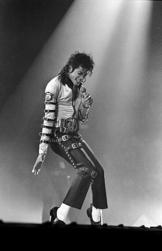 michaeljackson图片,MJ上确实活着,本文共(4274字)