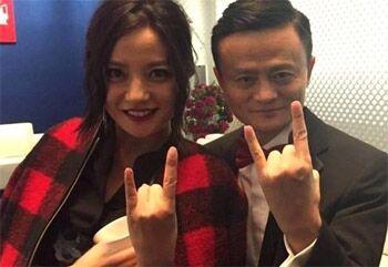 马云和赵薇结婚是真的吗,赵薇真实身份,惊动全国,本文共(901字)