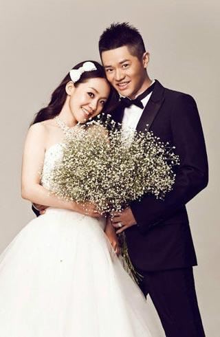 曾毅结婚照,凤凰传奇曾毅重要吗,本文共(5925字)