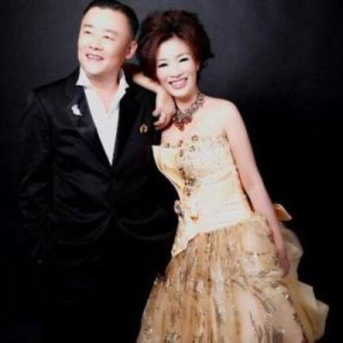 周立波有几个老婆,周立波第一任妻(周立波两任老婆照片)