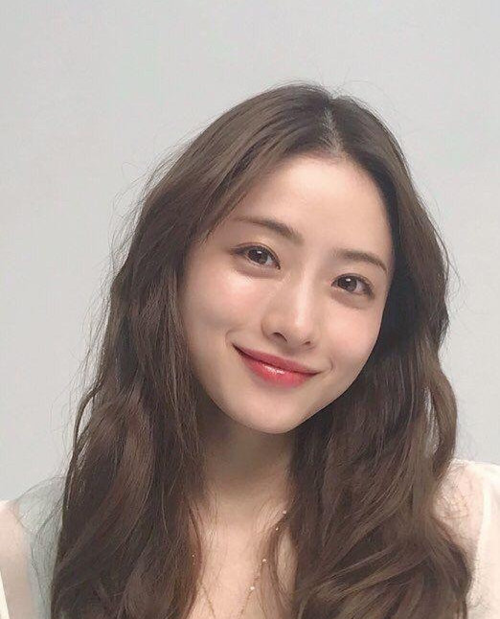石原里美恋情曝光,石原里美宣布结(石原里美婚后首露面)