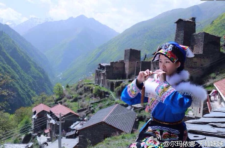 天仙妹妹尔玛依娜出名之前照片,尔玛依娜今年多大了 本文共(1371字)