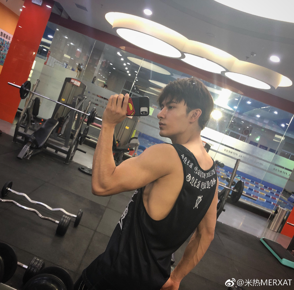 米热为什么一直是男二出不了名,迪丽热巴前男友是米热? 本文共(992字)
