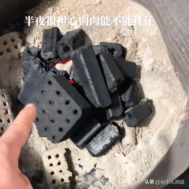 突传噩耗!36岁网红“林芝家多肉”不幸去世,大棚内烧炭导致中毒