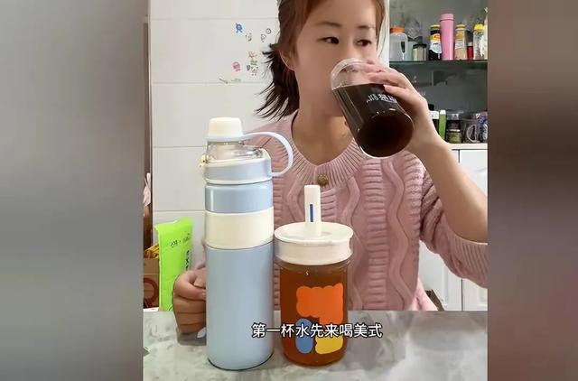 盘点2023年爆火的6位网红,个个火得莫名其妙,个个赚得盆满钵满