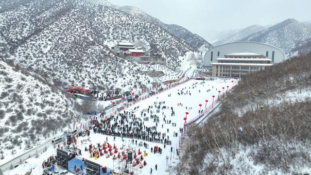 新华视点|“网红”如何变“长红”?——“热雪”沸腾的背后