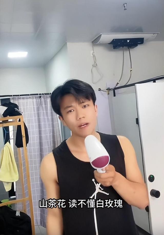 2023年突然爆火的6位网红,各个火得莫名其妙,各个赚得盆满钵满