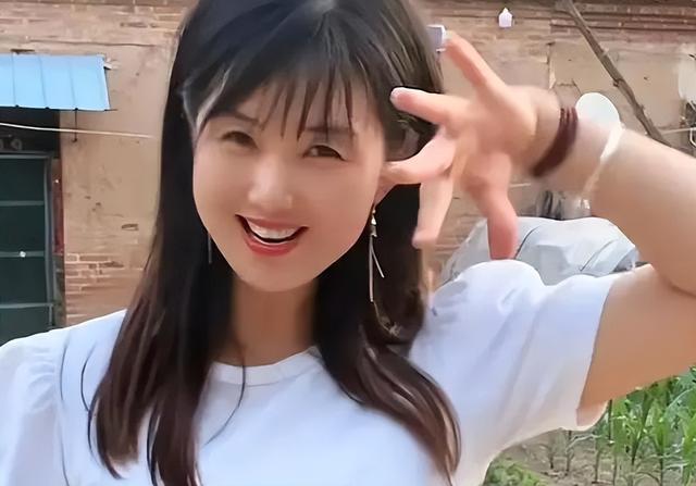 2023年突然爆火的6位网红,各个火得莫名其妙,各个赚得盆满钵满