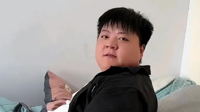 2023年突然爆火的6位网红,各个火得莫名其妙,各个赚得盆满钵满