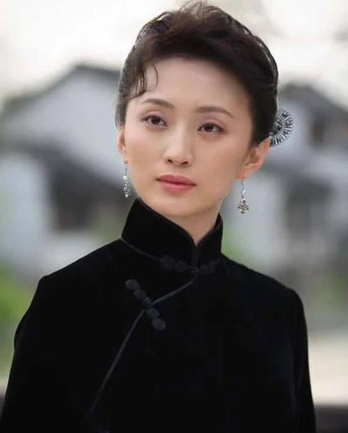 何晴资料,何晴面相分析(何晴是什么脸型)