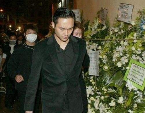 张国荣葬礼梅艳芳,梅艳芳打过几次胎(张国荣被5个壮汉扔下楼) 本文共(6119字)