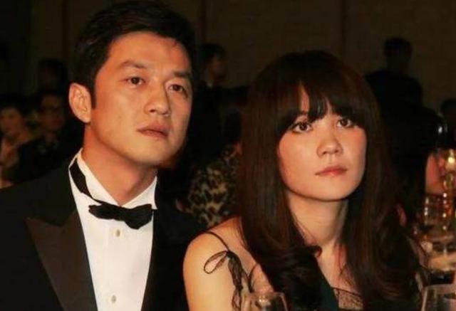 王菲李亚鹏年龄,王菲照片最新图片(李亚鹏王菲年轻时合照)