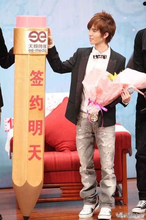 郭敬明到底有多高,周星驰自曝身高(郭敬明真实身高140) 本文共(5322字)