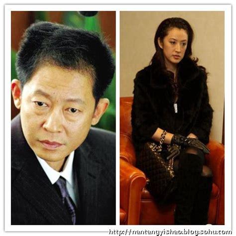 王志文妻子,陈道明妻子承认左小青(王志文现任妻子近照) 本文共(5074字)