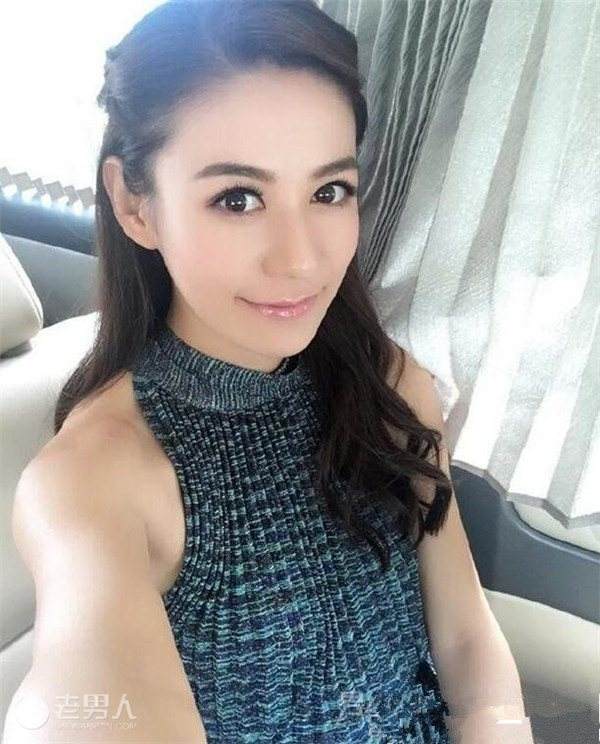 江若琳走光露卫生巾图