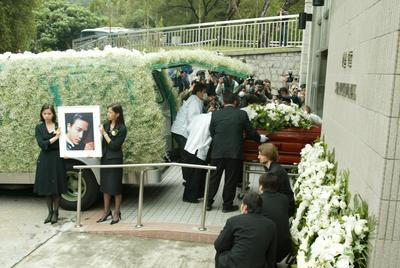 张国荣葬礼梅艳芳,梅艳芳打过几次胎,本文共(4836字)