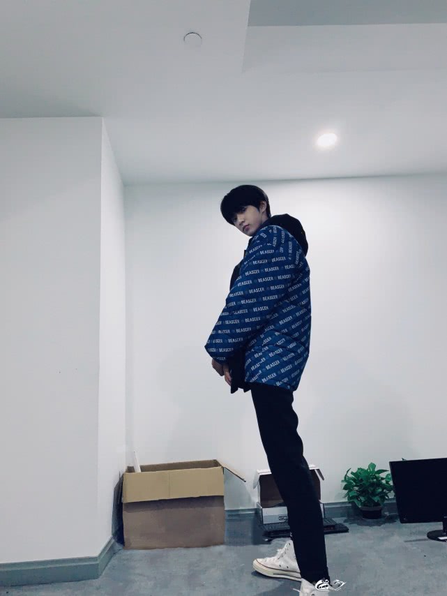 刘耀文为什么可以出道,他才15岁怎么长这么高? 本文共(1192字)