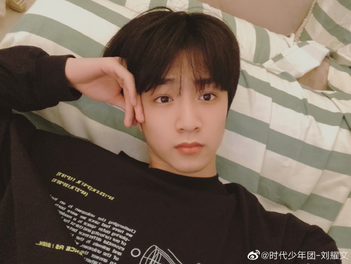 刘耀文为什么可以出道,他才15岁怎么长这么高? 本文共(1192字)