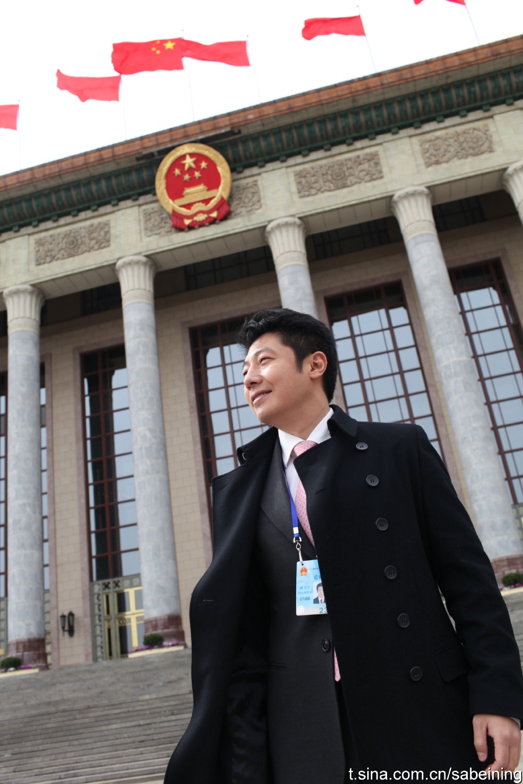 撒贝宁蒙面歌王戴面具演唱是那一期?撒贝宁