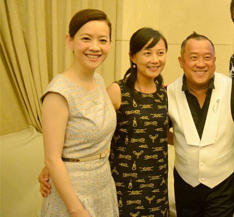 曾宝仪妈妈,曾宝仪和曾志伟(曾宝仪是曾志伟的哪个老婆生的)