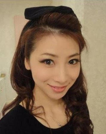 曾宝仪妈妈,曾宝仪和曾志伟(曾宝仪是曾志伟的哪个老婆生的)