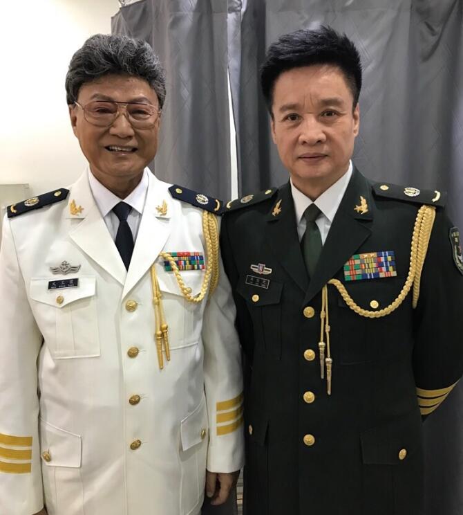 胡宝善和胡松华兄弟俩的头发都是假的吗