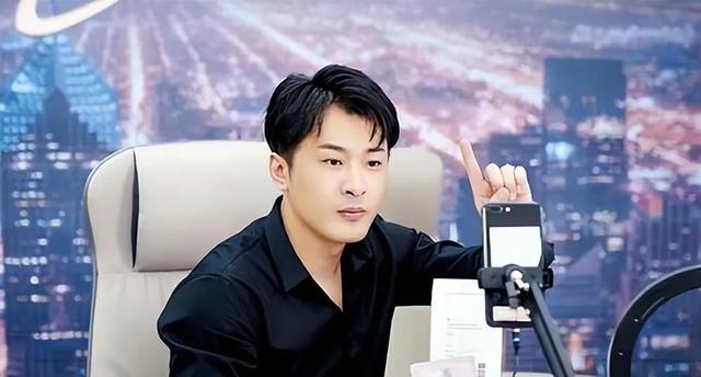 全网最“赚钱”的6位网红,个个赚的盆满钵满,身家上亿收入惊人