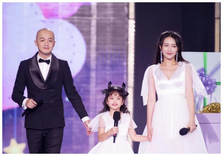包贝尔的老婆,吴秀波现状(肖战有妻子吗) 本文共(4039字)