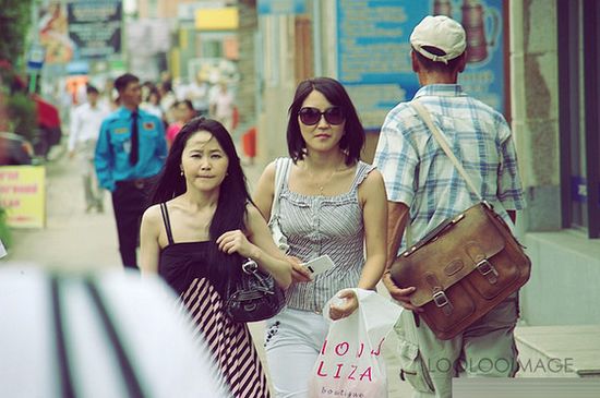 一夫二妻晚上怎么过?揭秘外蒙古一夫二妻的生活 本文共(1084字)