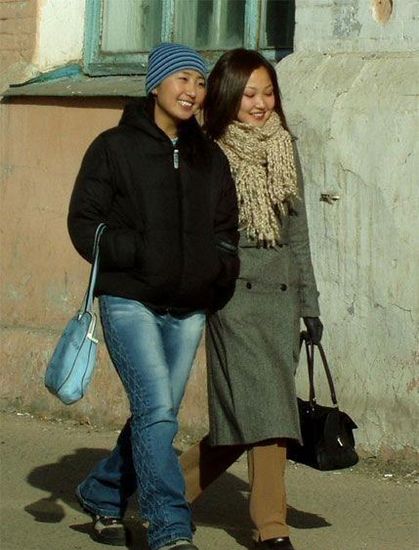 一夫二妻晚上怎么过?揭秘外蒙古一夫二妻的生活 本文共(1084字)